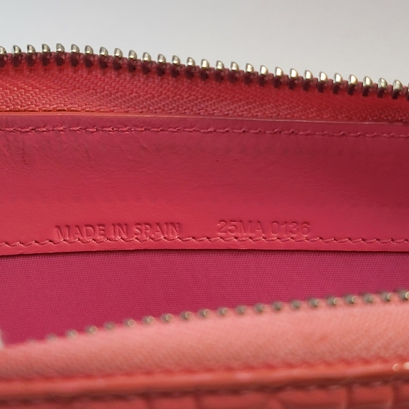 CHRISTIAN DIOR Cannage Patent Zip Around Long Wallet - Picture 3 of 11